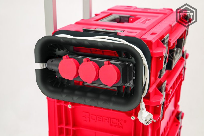 Cable Winder+ Navíječ kabelů se zásuvkovou lištou | Qbrick System